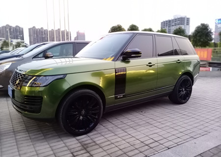路虎揽胜贴改色膜：白改曼巴绿